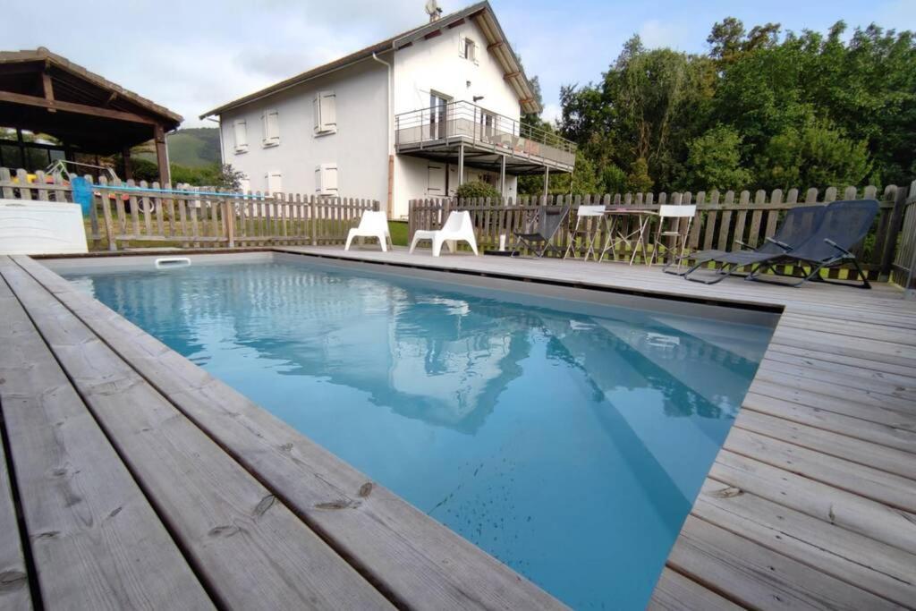 Appartement Au Calme Avec Vue Et Piscine Au Coeur Du Pays Basque Mauleon-Licharre Exterior photo